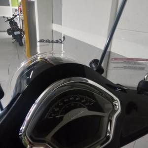 베스파 gts300 클래식 신차 팝니다 이미지