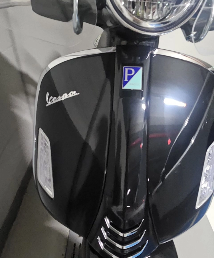 베스파 gts300 클래식 신차 팝니다 이미지