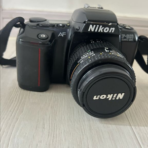 니콘 F-601 필름 카메라 35-70mm 렌즈 포함 이미지