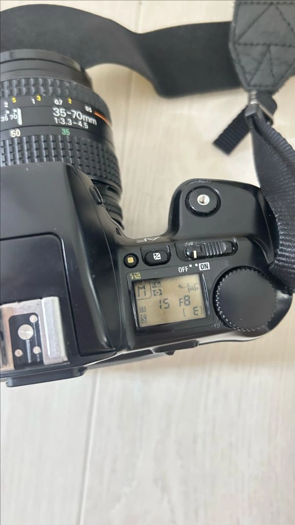 니콘 F-601 필름 카메라 35-70mm 렌즈 포함 이미지