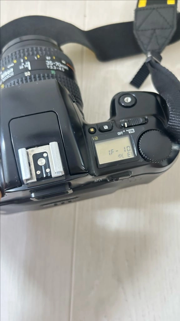 니콘 F-601 필름 카메라 35-70mm 렌즈 포함 이미지