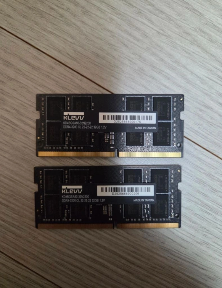 클레브 DDR4 32GB 3200MHz 노트북 램 2개 - 안심되는 중고거래