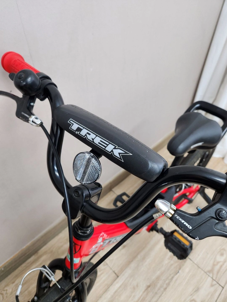 TREK 트랙 어린이 자전거 레드색상 4발 자전거 / 남양주 평내,호평,화도 이미지