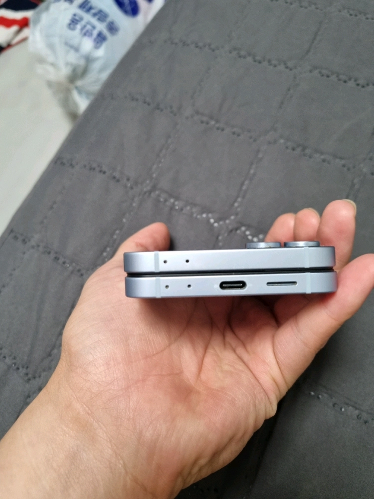 갤럭시 z플립6 스마트폰 실버 256GB 팝니다 개인 이미지