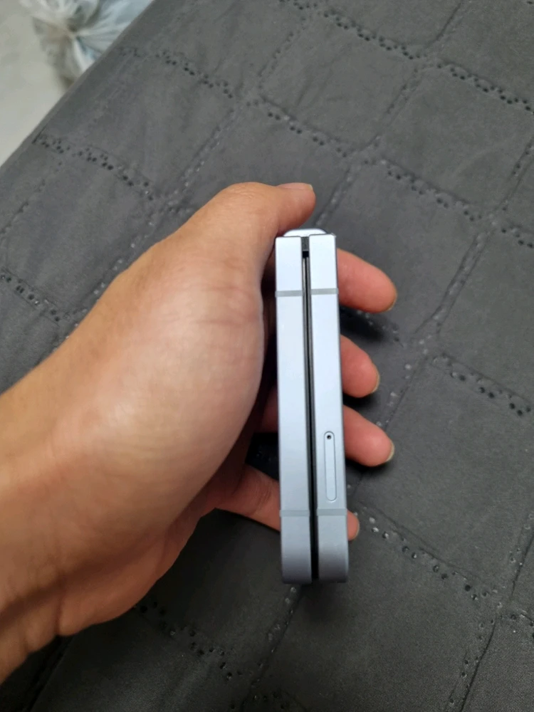 갤럭시 z플립6 스마트폰 실버 256GB 팝니다 개인 이미지