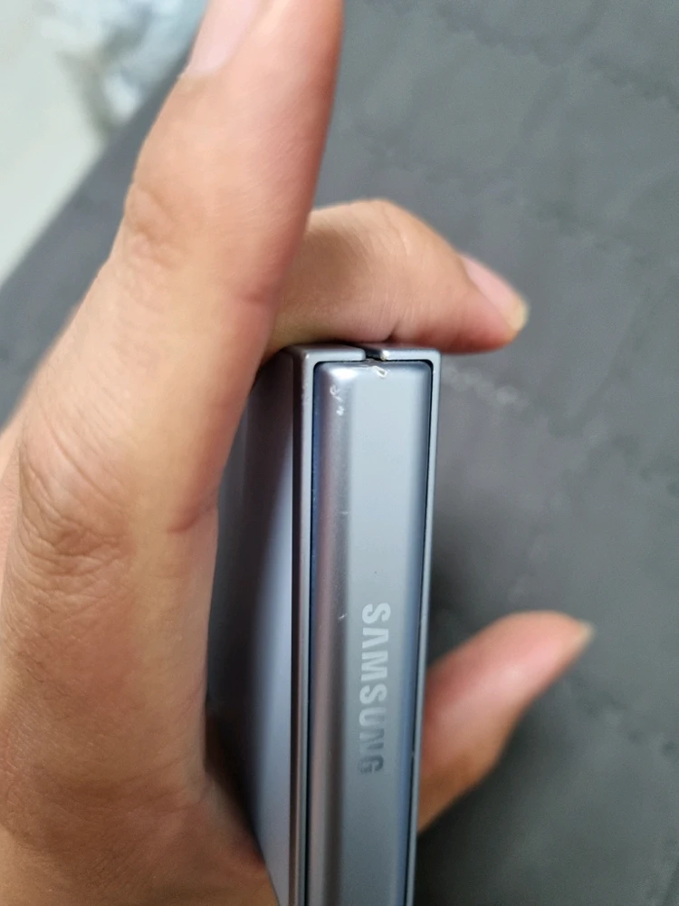 갤럭시 z플립6 스마트폰 실버 256GB 팝니다 개인 이미지