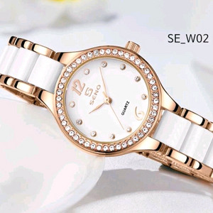 고급스런 S클래스 여성용 SENO 브랜드 SE_W02 로즈골드 컬러와 화이트 세라믹이 돋보이는 메탈 손목시계 판매 이미지