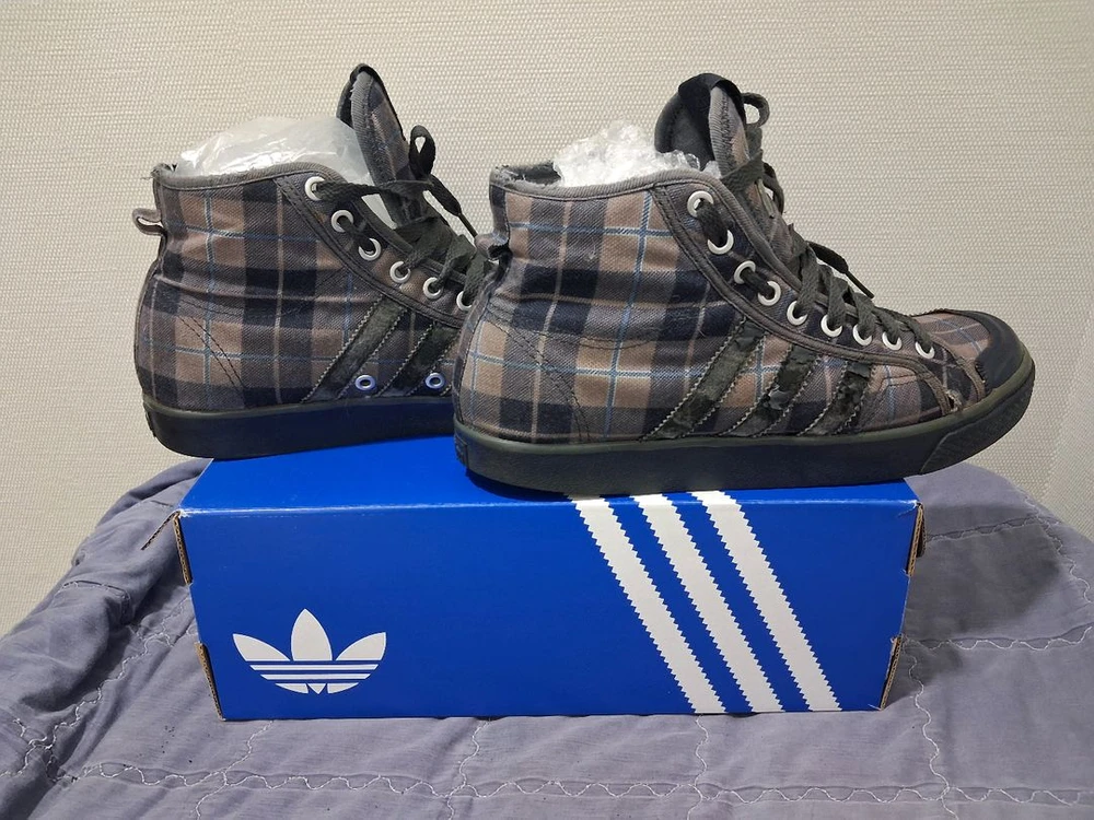 아디다스 오리지널스(adidas Originals) 클래식 캔버스화 라인인 니짜 하이(Nizza Hi) 희소성 수집 이미지