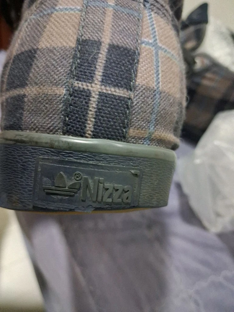 아디다스 오리지널스(adidas Originals) 클래식 캔버스화 라인인 니짜 하이(Nizza Hi) 희소성 수집 이미지