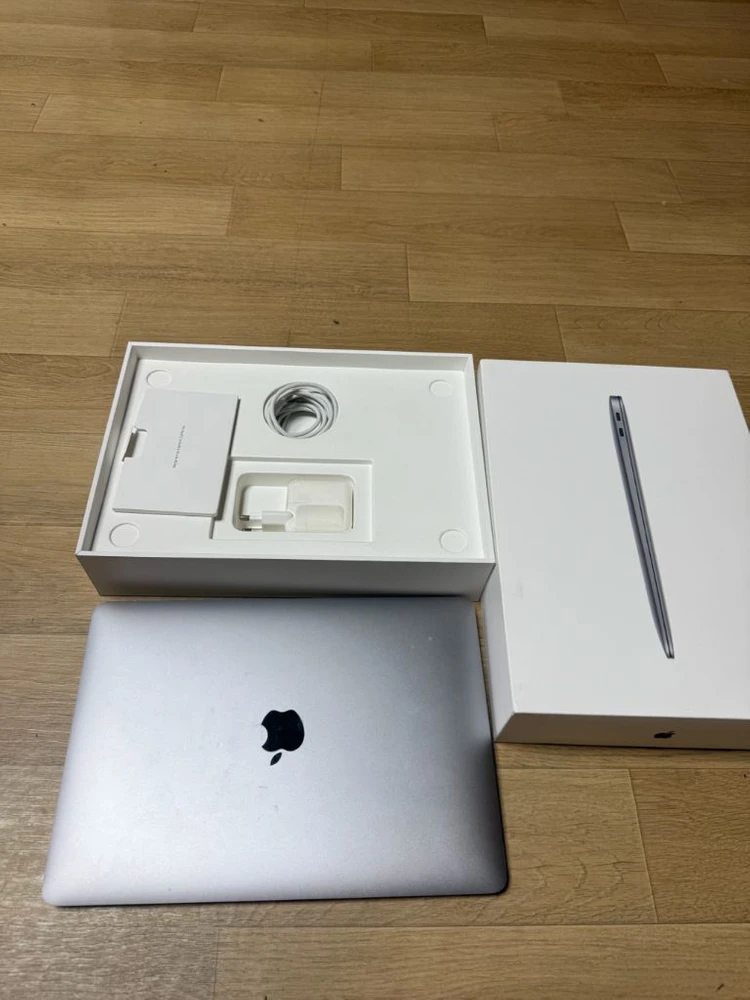 맥북 에어 M1 13인치 16GB / 256GB - 안심되는 중고거래