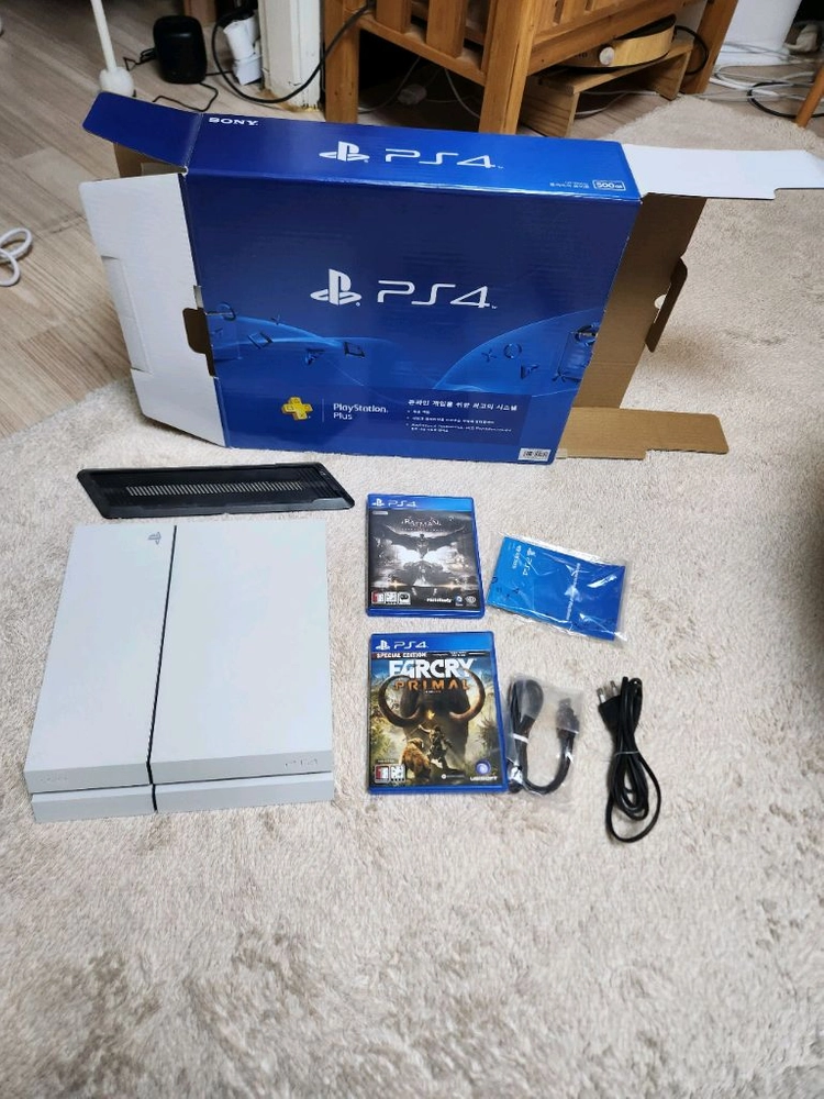 Ps4 Cuh-1205A 화이트 색상(게임시디3장) 이미지