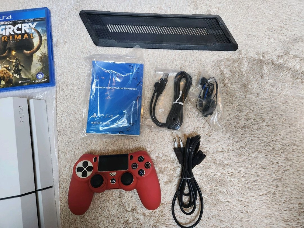 Ps4 Cuh-1205A 화이트 색상(게임시디3장) 이미지