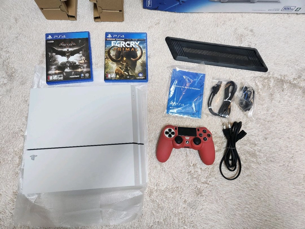 Ps4 Cuh-1205A 화이트 색상(게임시디3장) 이미지