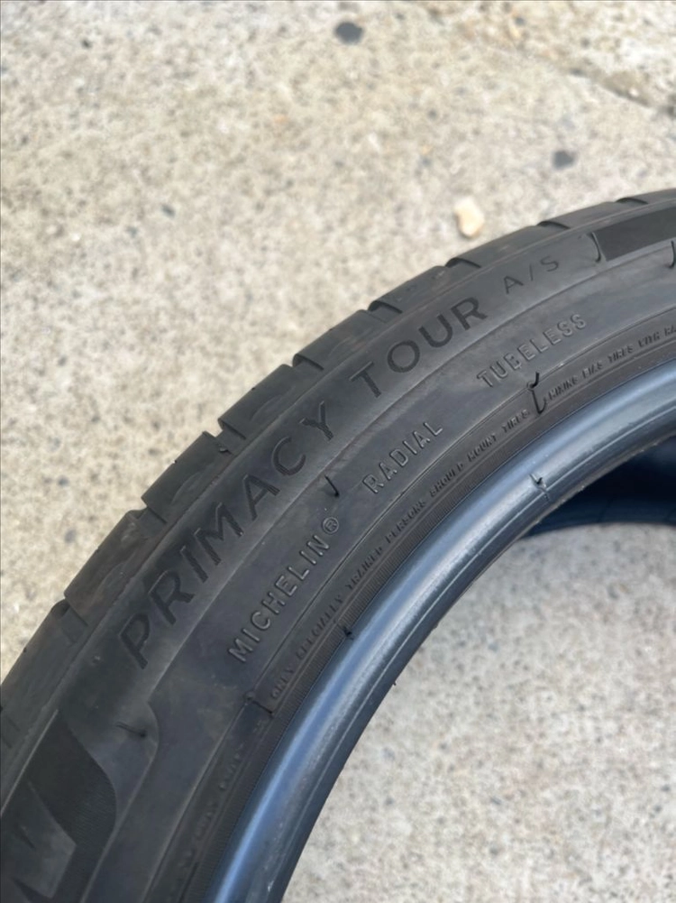 미쉐린 프라이머시 245/40R19 판매 이미지