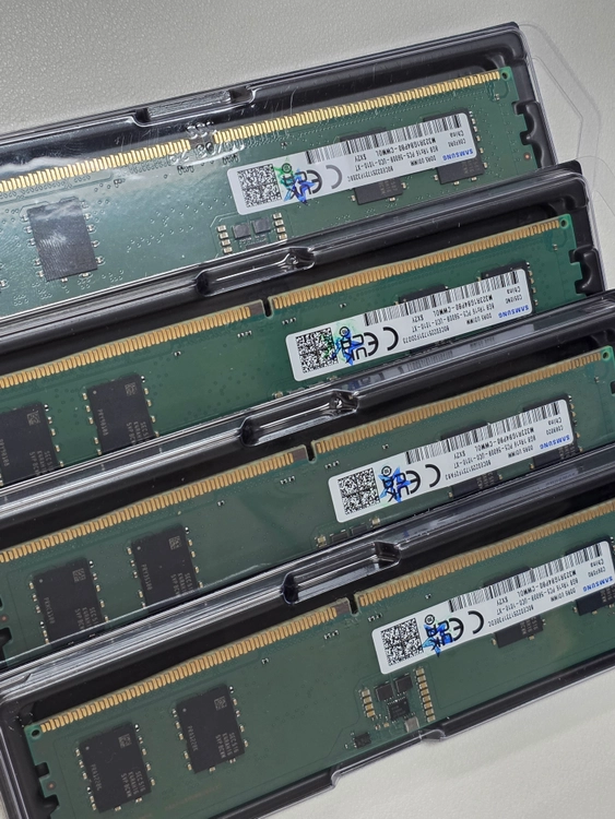 DDR5 5600 8G 4개 셋트로 판매합니다 - 안심되는 중고거래