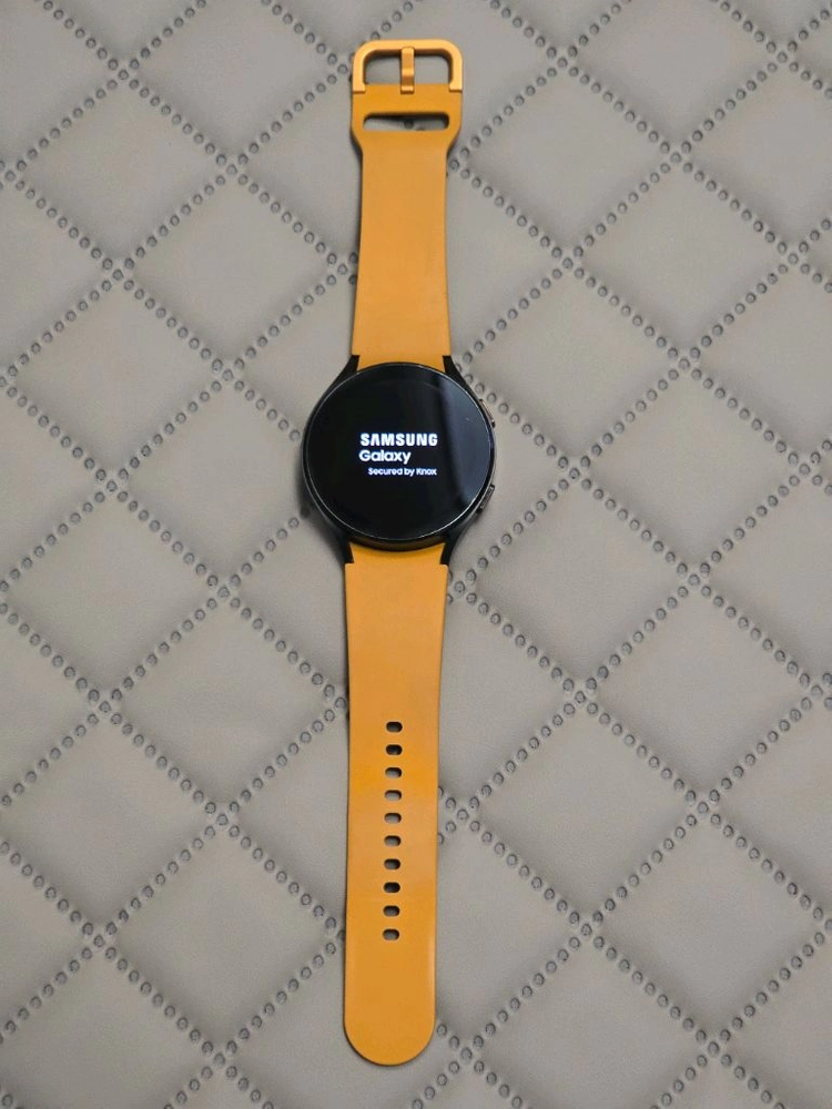 갤럭시워치44mm + 충전기 이미지