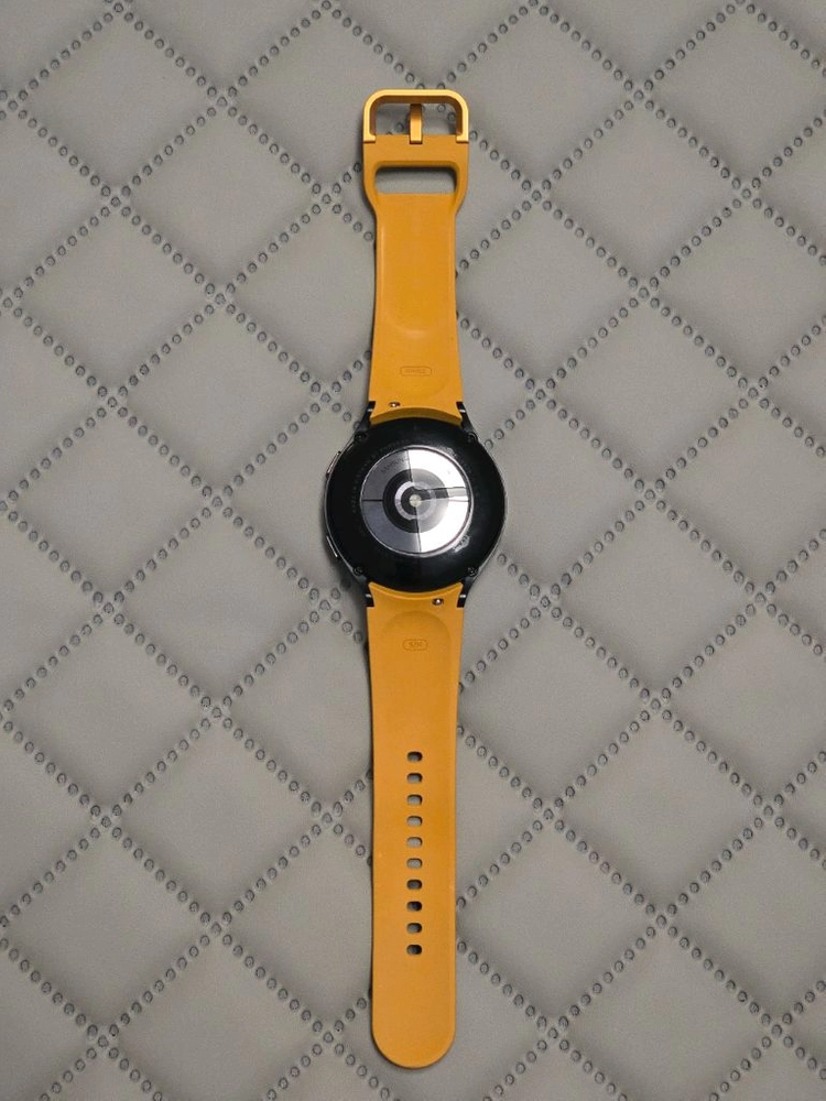 갤럭시워치44mm + 충전기 이미지