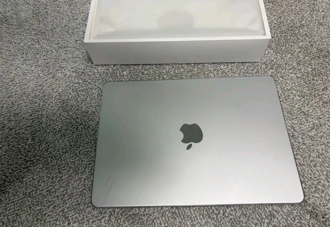 맥북 에어 13인치 M4 (16GB / 256GB) - 안심되는 중고거래