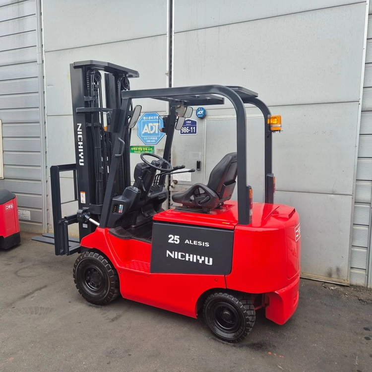 니찌유 전동지게차 2.5톤 3단 5500MM 사이드쉬프트장착 2019년식 이미지