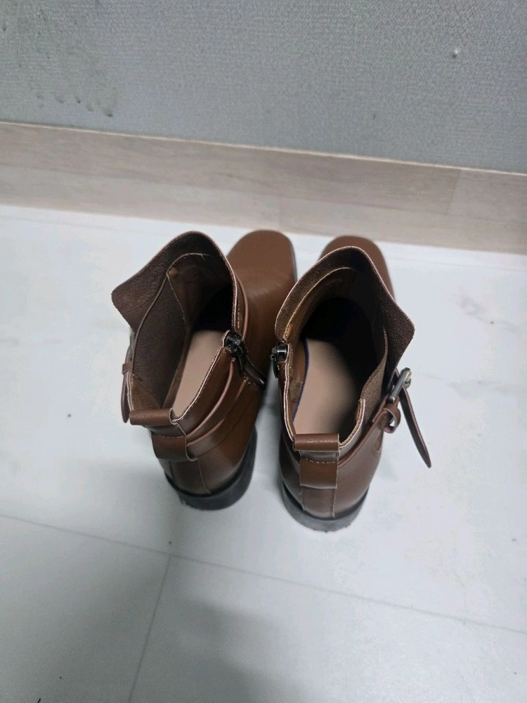 브라운 통굽 앵글부츠250 이미지