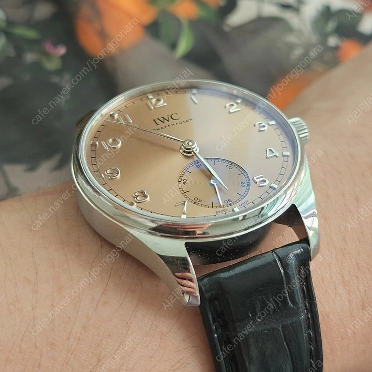 IWC 포르투기저 오토매틱 40 살몬 모델 판매합니다. 이미지