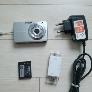 삼성 VLUU ST30 디지털카메라 이미지