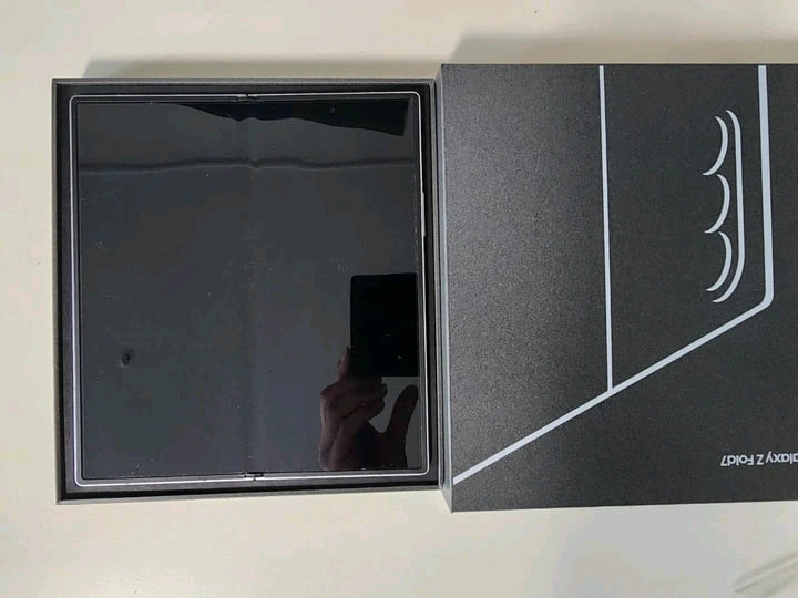 갤럭시 Z 폴드7 256GB 실버쉐도우 자급제 - 안심되는 중고거래