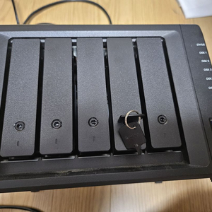 DS 1019+ 16GB RAM, 전체 16GB HDD + M.2 512GB *2 이미지