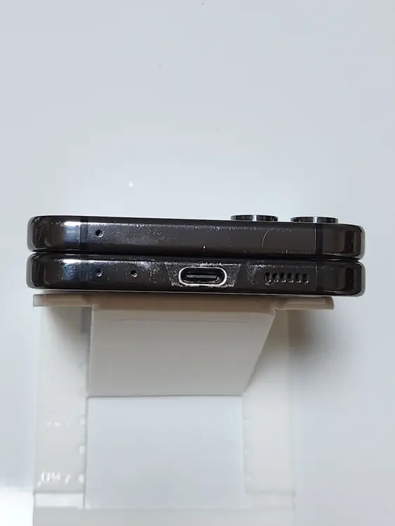 갤럭시Z플립5 256G 무잔상 블랙 61816 이미지