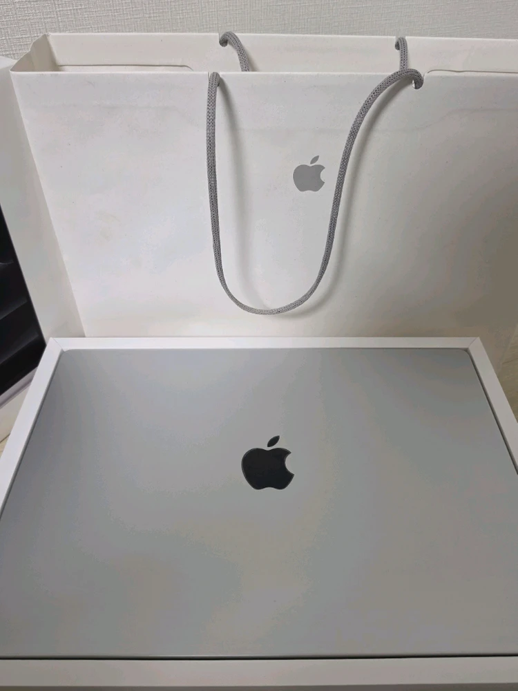맥북프로 m5pro 16인치 이미지