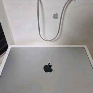 맥북프로 m5pro 16인치 이미지