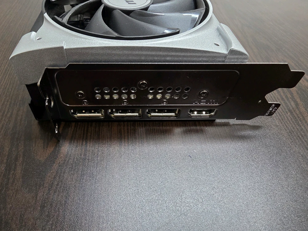 [벌크] MSI 지포스 RTX 5070 Ti 벤투스 3X OC 16GB 이미지