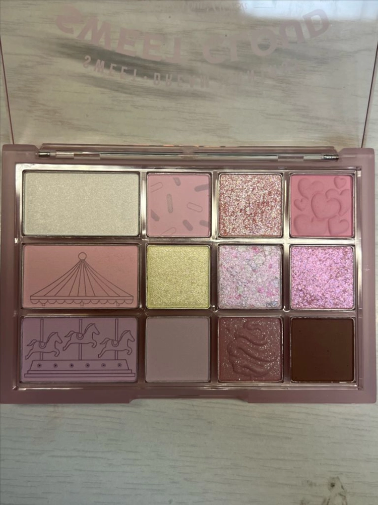 클리오 쉐이드 앤 섀도우 팔레트 05 솜사탕랜드 이미지