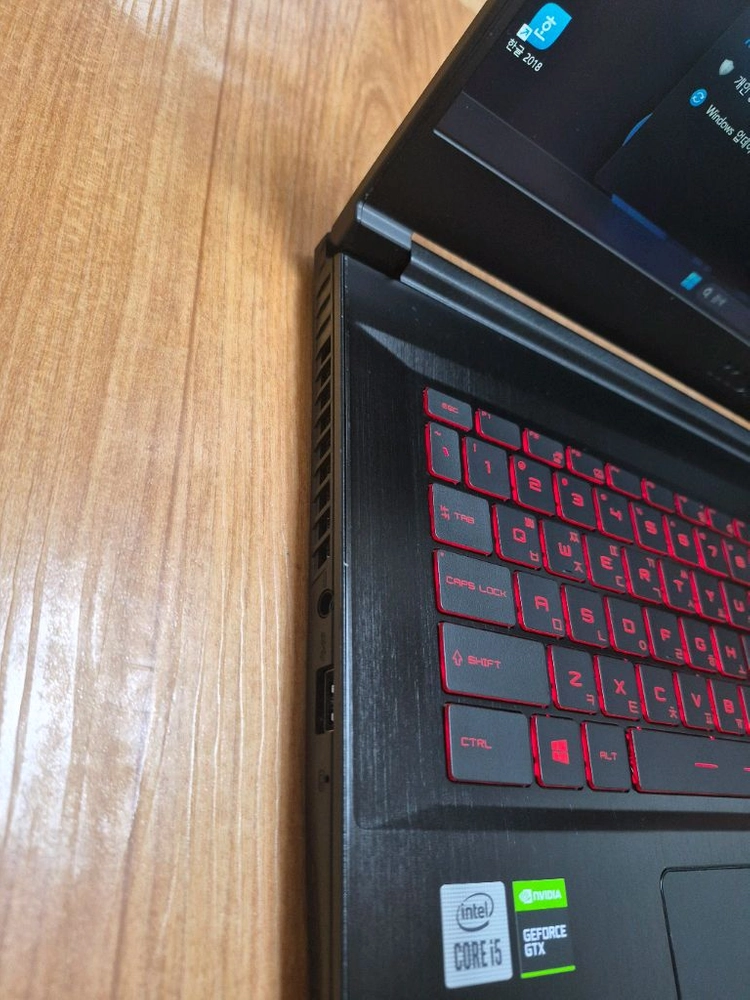 MSI GF63 Thin 10SC i5 게이밍 노트북 이미지