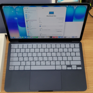 맥북 네오 Neo 블루 A18 PRO 8G 512G 터치ID 고급형 상태 A 박스풀셋