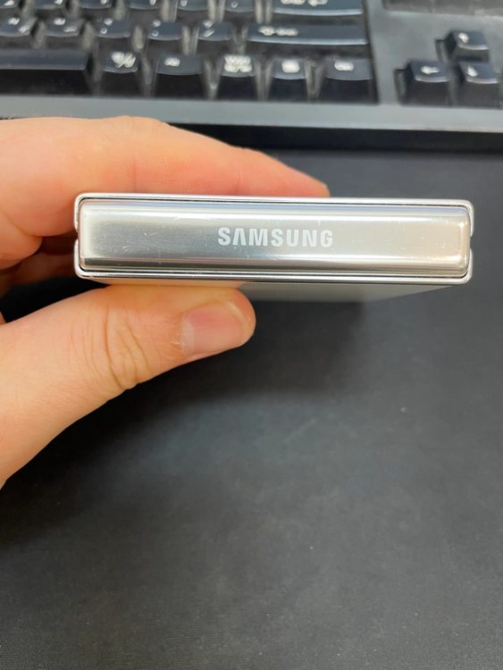 갤럭시Z플립5 크림 512GB 무잔상 가성비좋은 중고20만9천팝니다 이미지