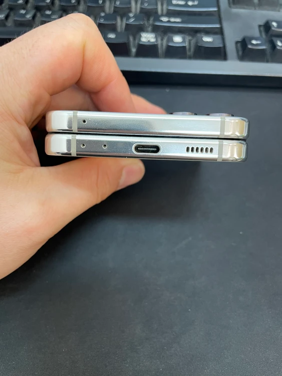 갤럭시Z플립5 크림 512GB 무잔상 가성비좋은 중고20만9천팝니다 이미지