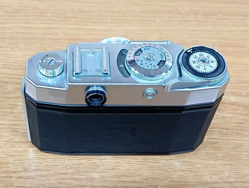 Zeiss Ikon 콘티나 프론토-SVS 클래식 카메라 이미지