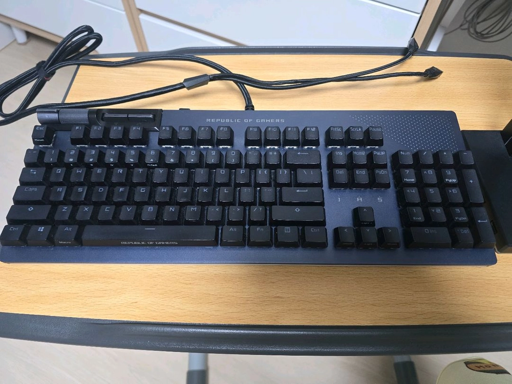 제피러스 m16 gu603z, ASUS ROG Strix Flare II, ROG THRONE 이미지