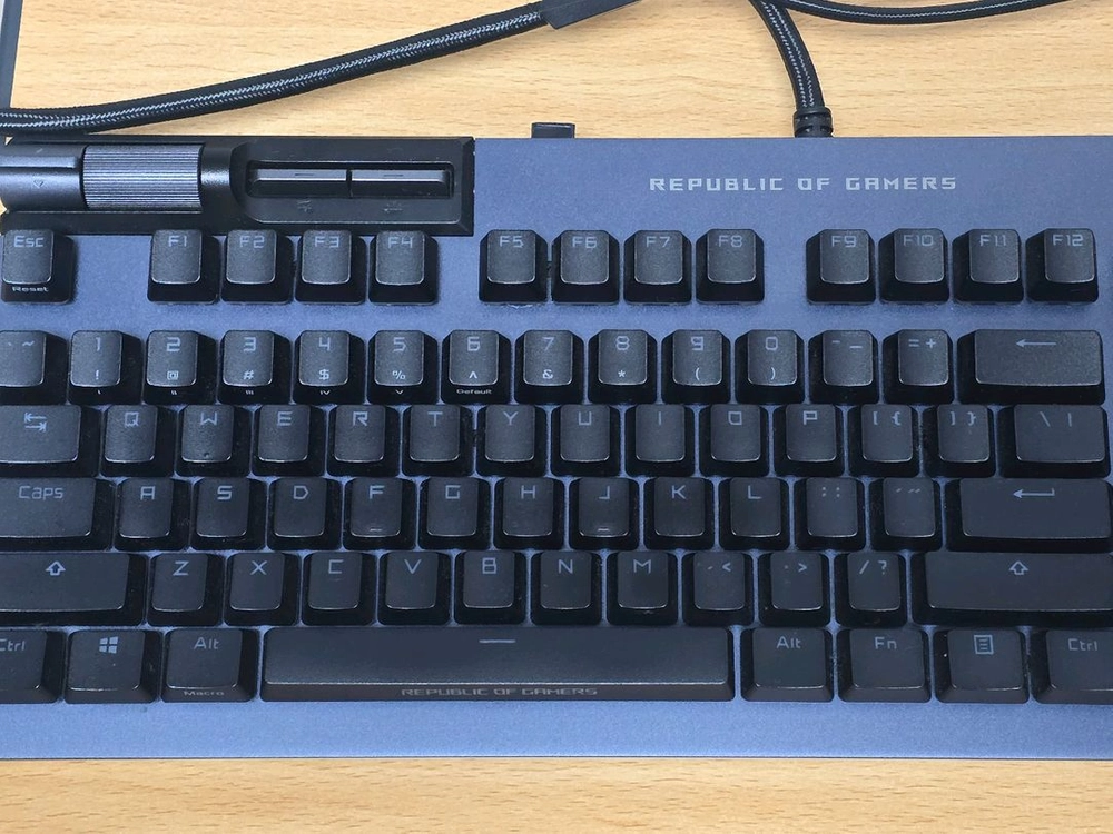 제피러스 m16 gu603z, ASUS ROG Strix Flare II, ROG THRONE 이미지