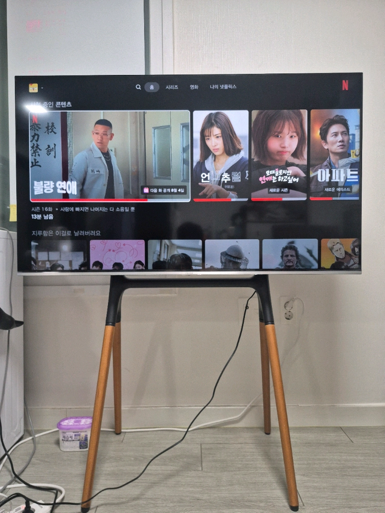50인치 스마트 TV + 스탠드 세트 이미지