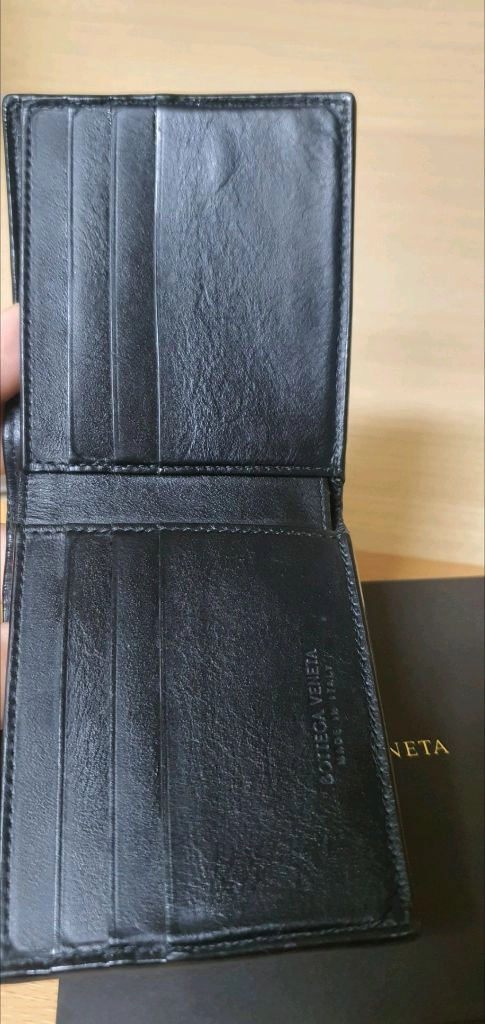 보테가베네타 카세트 반지갑 정품A급(감정O)구찌프라다루이비통디올고야드샤넬셀린느보테가생로랑발렌시아가버버리가방 이미지