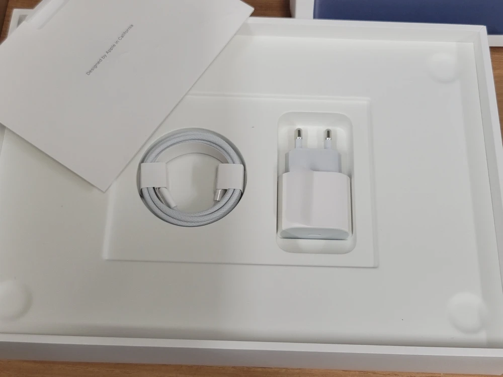 맥북 네오 Neo 블루 A18 PRO 8G 512G 터치ID 고급형 상태 A 박스풀셋 이미지