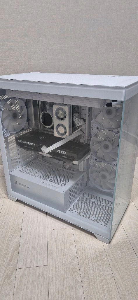 9800x3d/5070ti/32gb 게이밍 pc 팝니다 이미지