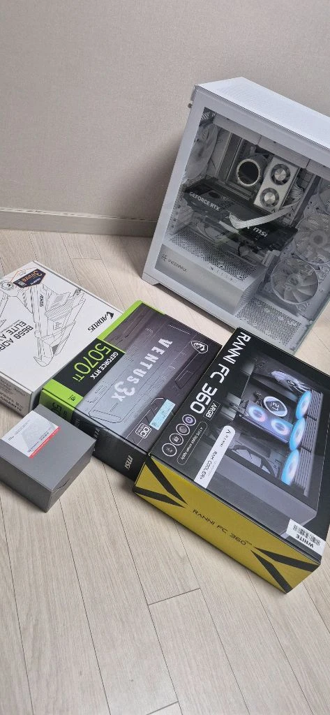 9800x3d/5070ti/32gb 게이밍 pc 팝니다 이미지