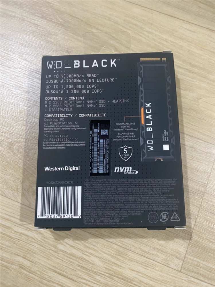 WD BLACK SN850X NVMe SSD 2TB 히트싱크 이미지