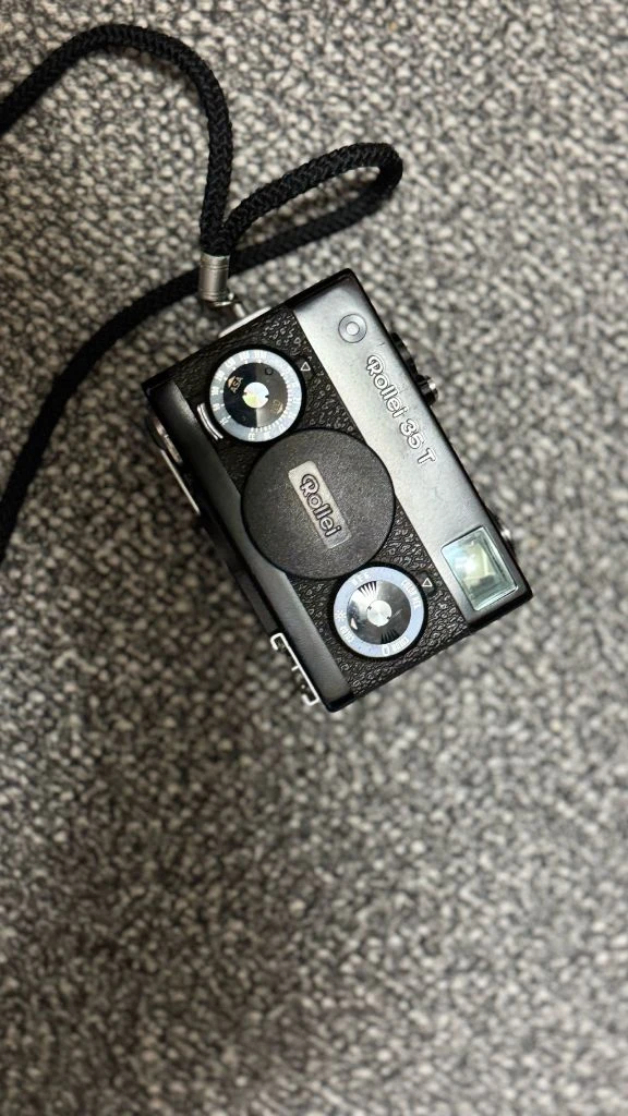 롤라이35T 블랙 이미지