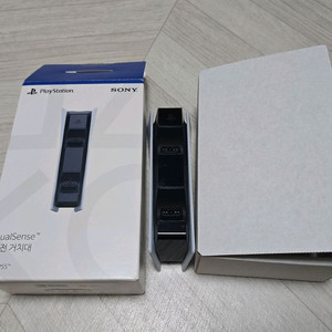 PS5 플스5 정품 듀얼센스 충전 거치대 판매합니다 이미지