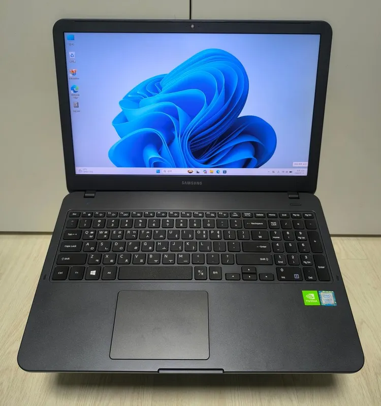 삼성 노트북 5 15.6인치 i7 8세대 지포스 그래픽 이미지