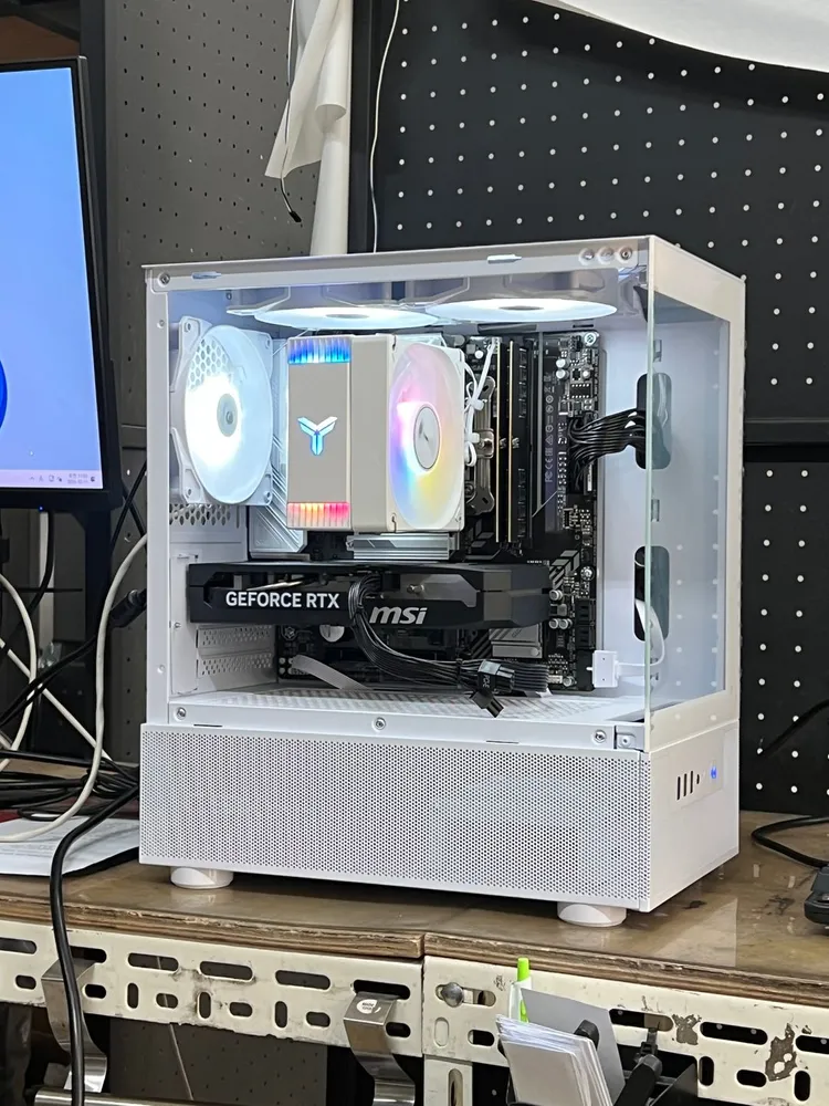 특가판매! I5 14400F RTX5050 8GB 가성비 게이밍 컴퓨터 데스크탑 이미지